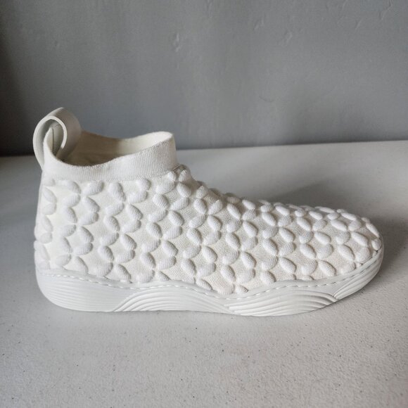 Alaia Knit Sneaker "EUC" - Picture 11 of 16